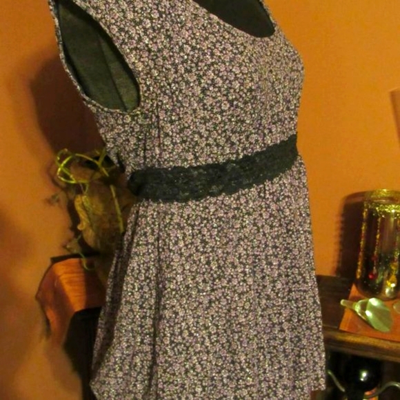 Vintage Tops - 💜 Adorable Vintage Sparkly Lavender & Black Floral Lace Top - MJ
